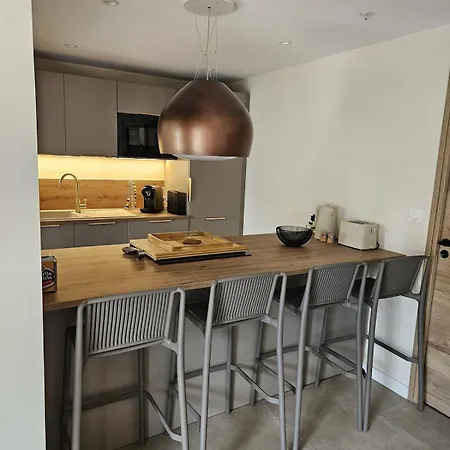 Apartment Entre Et Jardin - Private Parking Bandol